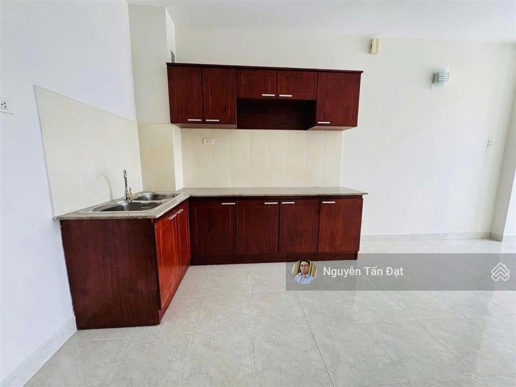 Chung cư nguyễn hữu cảnh 40m2, giáp q1, q2  ngay cầu thủ thiêm  chưa qua sử dụng  nhỉnh 3 tỷ