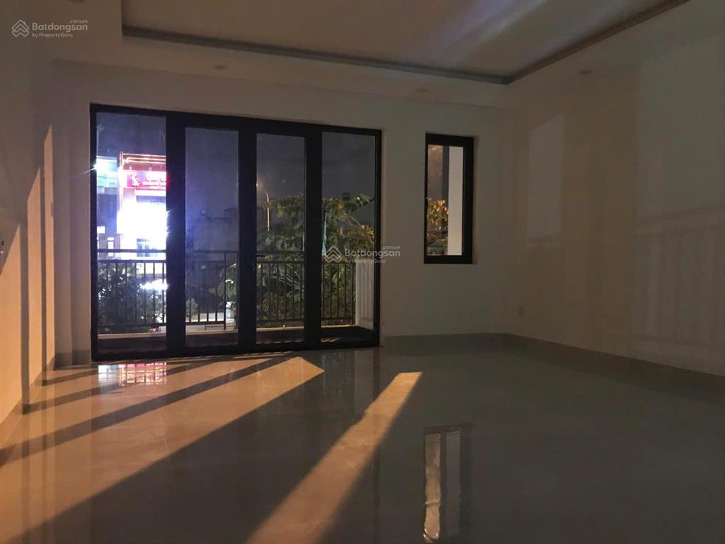 Cho thuê nhà 1 trệt 3 lầu cạnh cao đẳng công thương