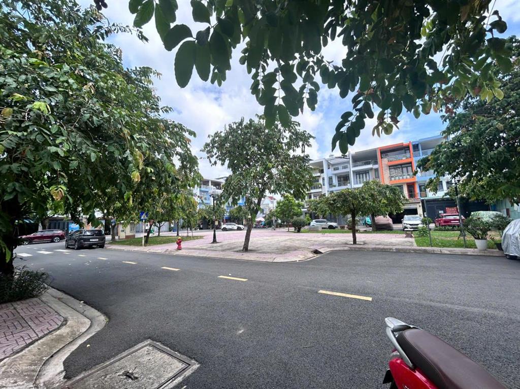 Cho thuê nhà 1 trệt 3 lầu cạnh cao đẳng công thương