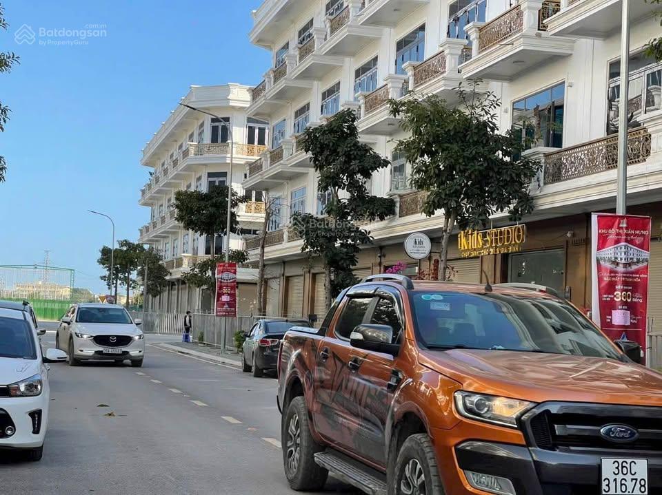 Chính chủ bán nhanh căn nhà 4 tầng kdt xuân hưng, view công viên. đường 17m