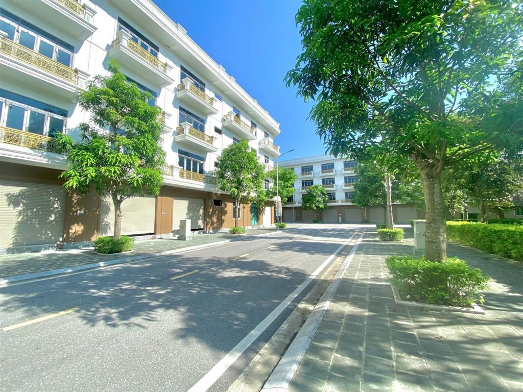 Chính chủ bán nhanh căn nhà 4 tầng kdt xuân hưng, view công viên. đường 17m