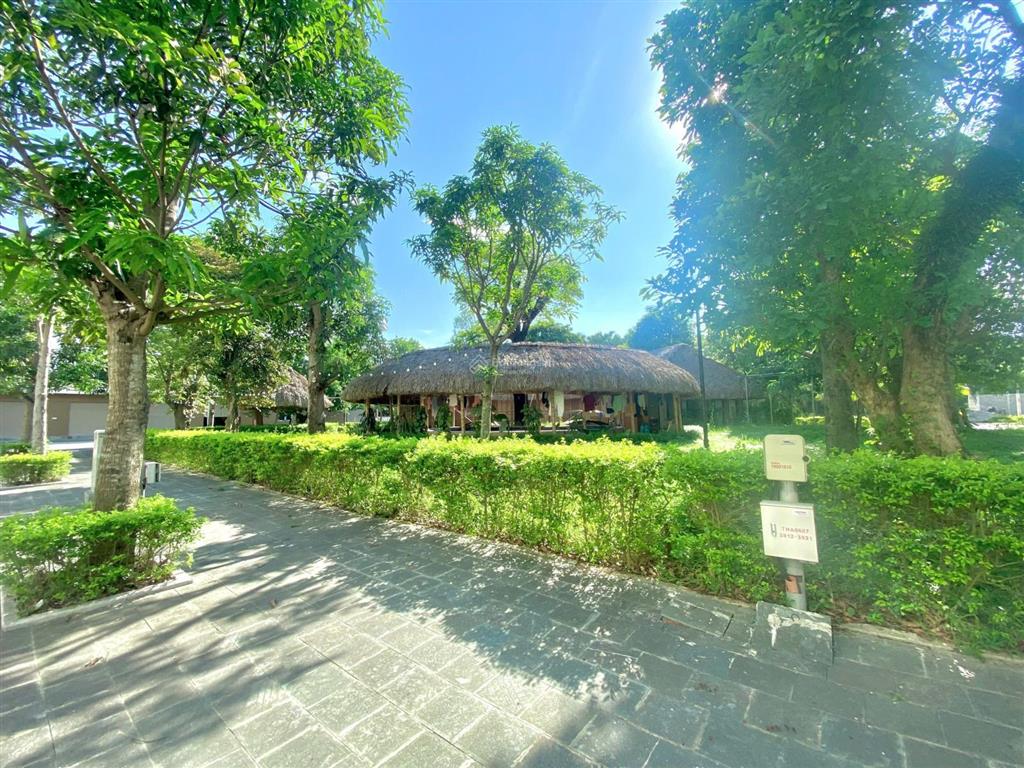 Chính chủ bán nhanh căn nhà 4 tầng kdt xuân hưng, view công viên. đường 17m