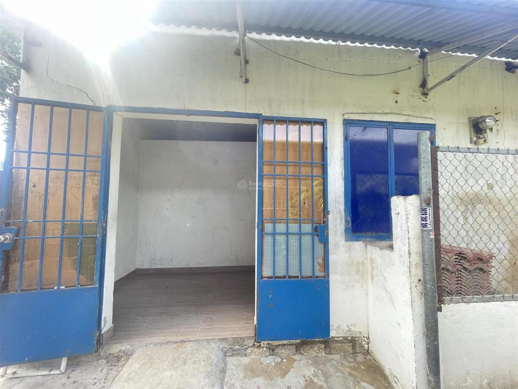 Cho thuê nhà và đất trống tổng diện tích 70m2 gần chợ ga
