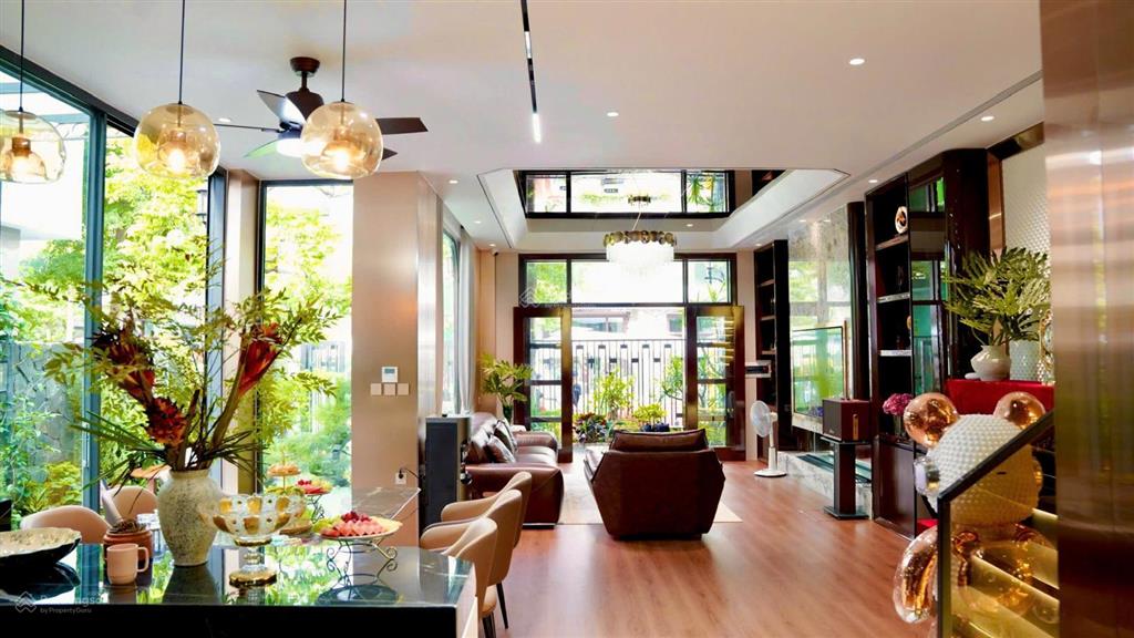 Cắt sốc 16 tỷ cho biệt thự 290m2 xây sổ đỏ lâu dài, view biển hồ. hiếm có 2 căn