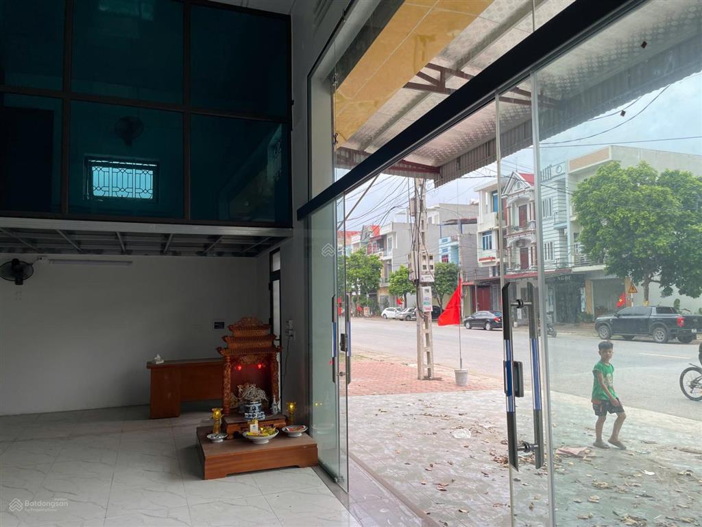 Bán lô liền kề sẵn nhà mới xây chưa qua sử dụng  tại mặt tỉnh lộ 293 thị trấn đồi ngô lục nam