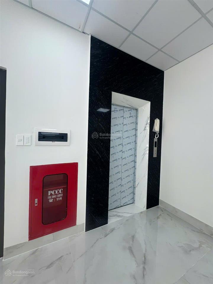 Nguyên căn mặt tiền đinh thị thi (9 x 21m),hệ thống điện năng lượng mặt trờinhà bao đẹp.