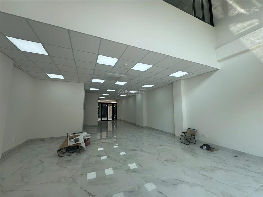 Nguyên căn mặt tiền đinh thị thi (9 x 21m),hệ thống điện năng lượng mặt trờinhà bao đẹp.