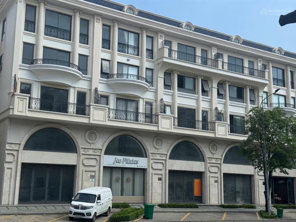 Nguyên căn mặt tiền đinh thị thi (9 x 21m),hệ thống điện năng lượng mặt trờinhà bao đẹp.