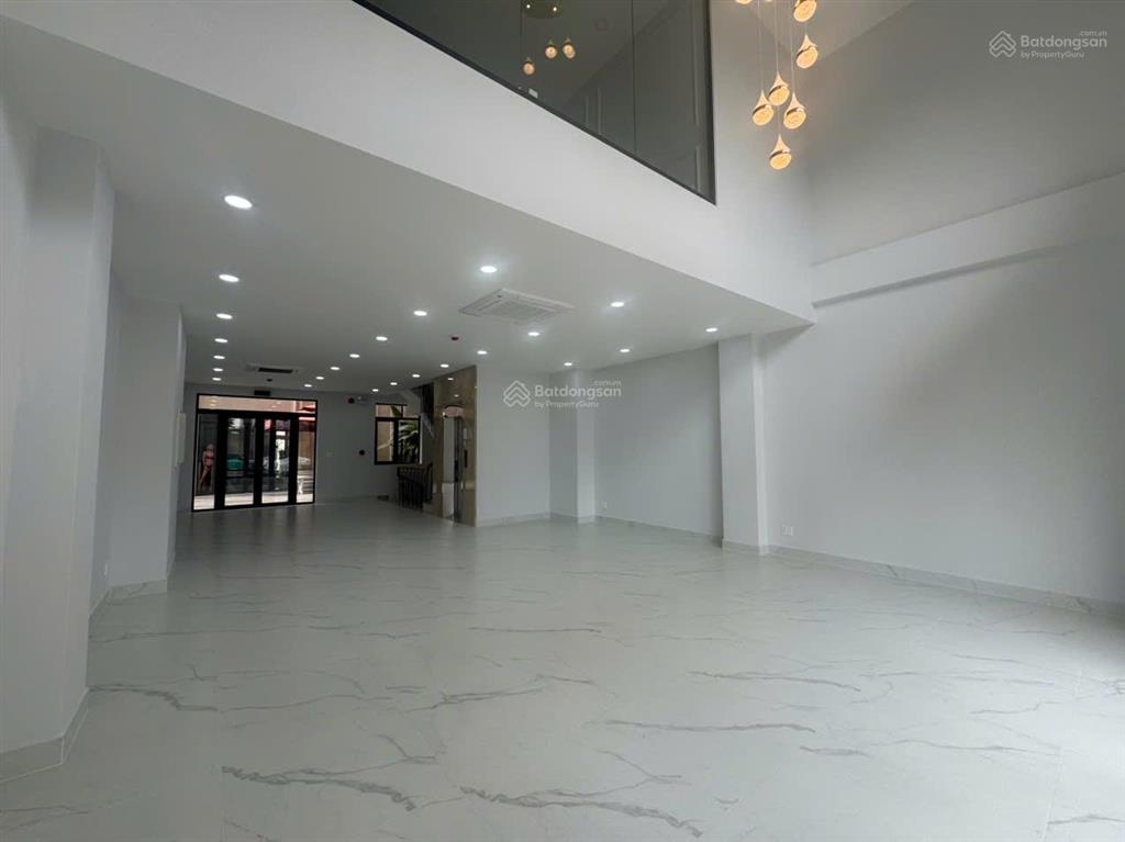 Nguyên căn mới 100%, hệ thống pccc chuẩn văn phòng(hầm + 5 tầng)