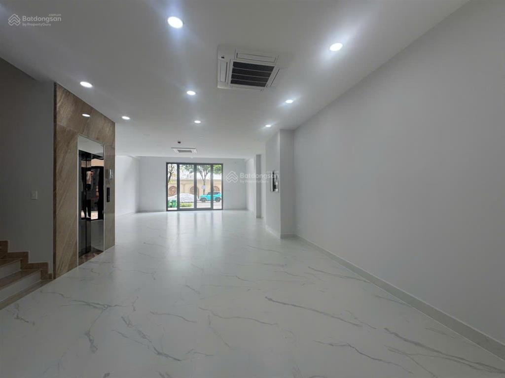 Nguyên căn mới 100%, hệ thống pccc chuẩn văn phòng(hầm + 5 tầng)