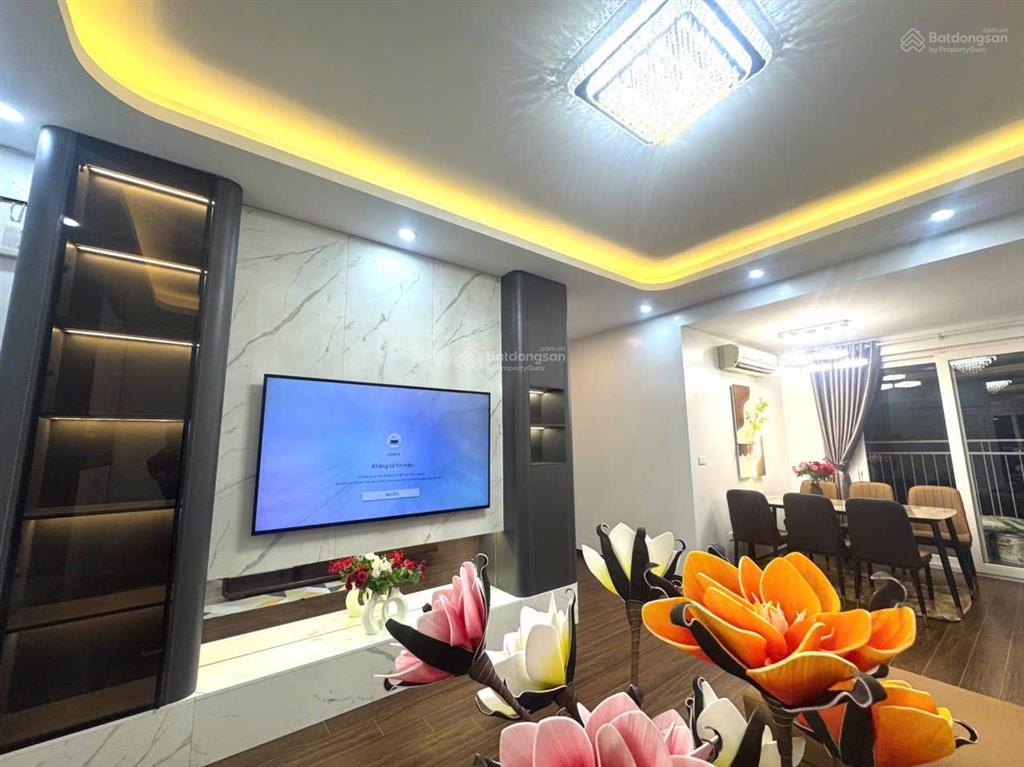 Bán gấp căn hộ 95m, 2 ngủ chung cư golden land, full nội thất, giá 8,5 tỷ