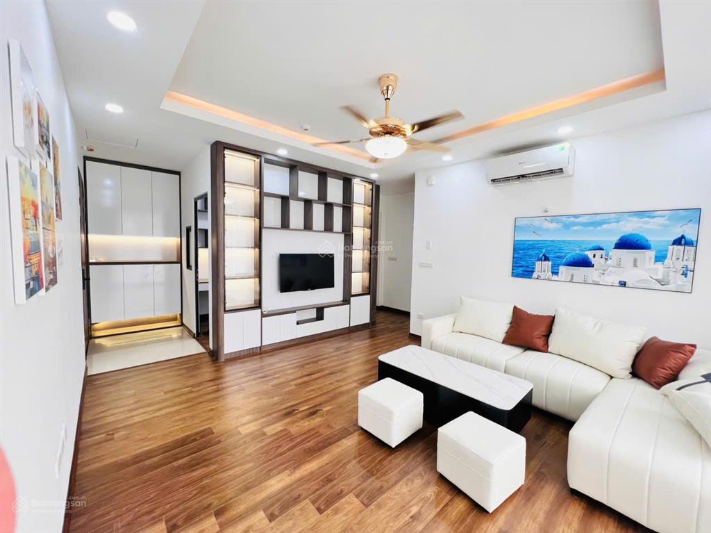 Chính chủ gửi bán căn hộ 118m, 3 ngủ chung cư n08b dịch vong, full nội thất, giá 12 tỷ