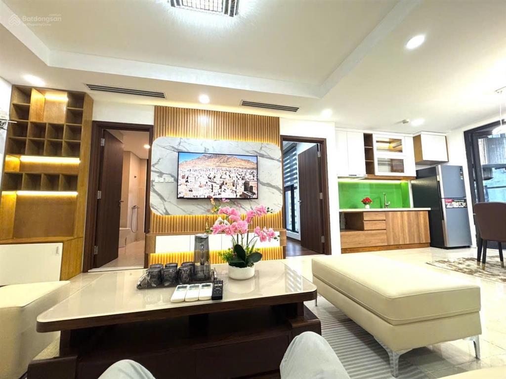 Chính chủ gửi bán căn hộ 60m, 2 ngủ chung cư hà nội center point, full nội thất, có slot ô tô