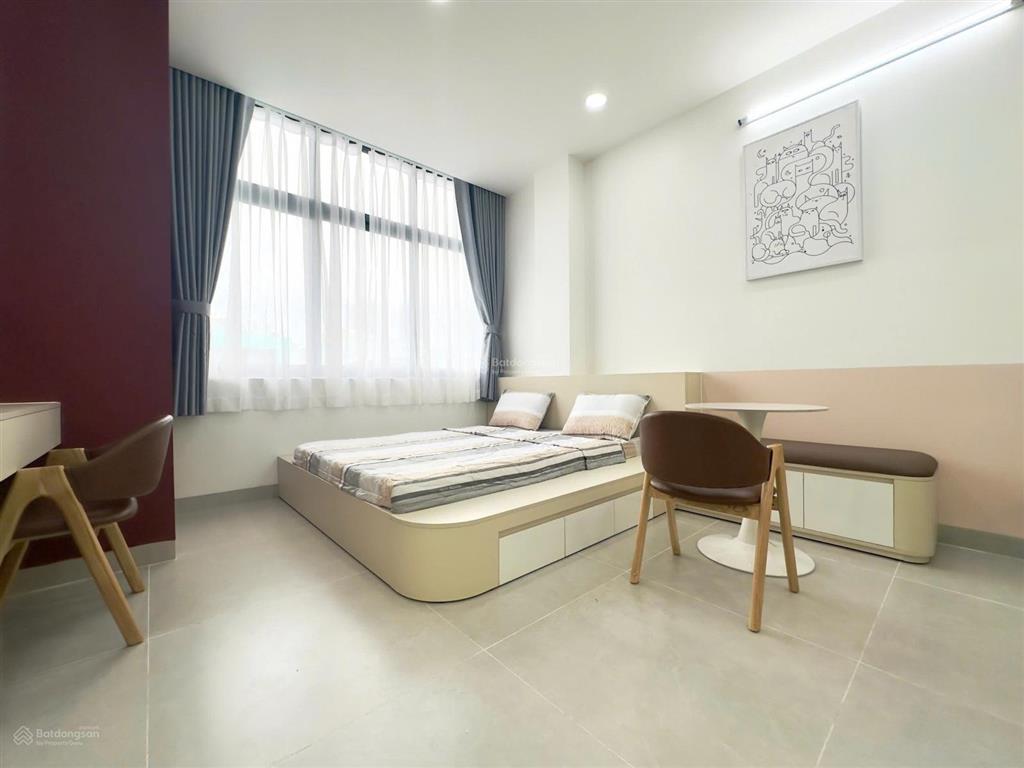 Căn hộ cao cấp full nội thất mới thang máy,hầm xe ngay vạn hạnh mall, cc kingdom, đh bku,hsu q10