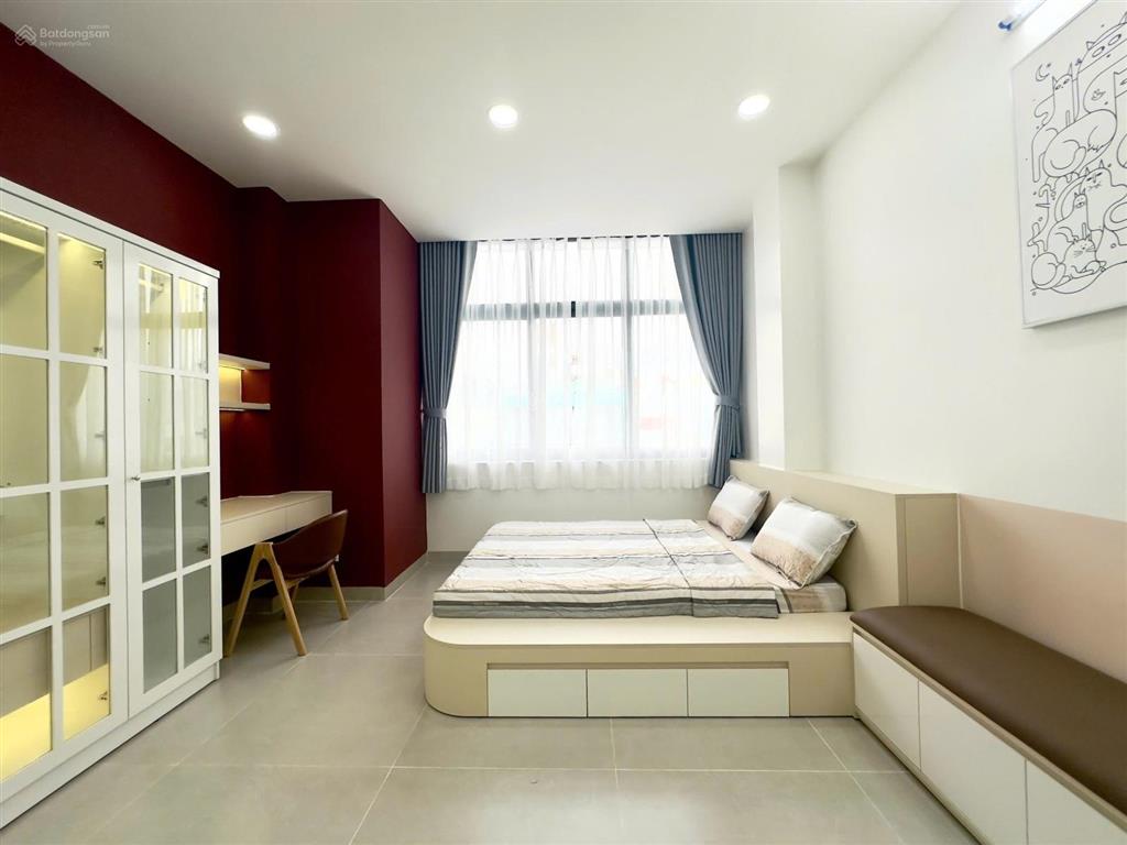 Căn hộ cao cấp full nội thất mới thang máy,hầm xe ngay vạn hạnh mall, cc kingdom, đh bku,hsu q10