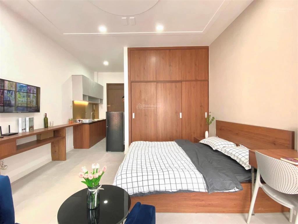Căn hộ studio ban công, cửa sổ  bếp xa giường  full nội thất  ngay cầu lê văn sỹ