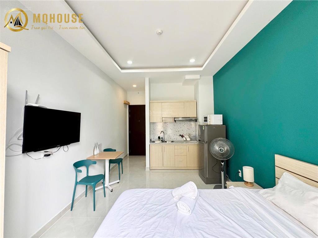 Căn phòng ban công lớn  full nội thất ngay gần cầu công lý, chùa vĩnh nghiêm