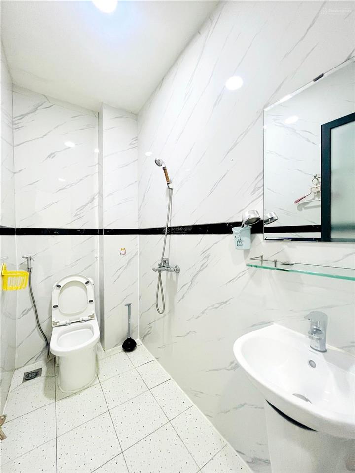 Căn hộ ban công  full nội thất  máy giặt riêng  ngay bờ kè hoàng sa  view bờ sông thoáng mát