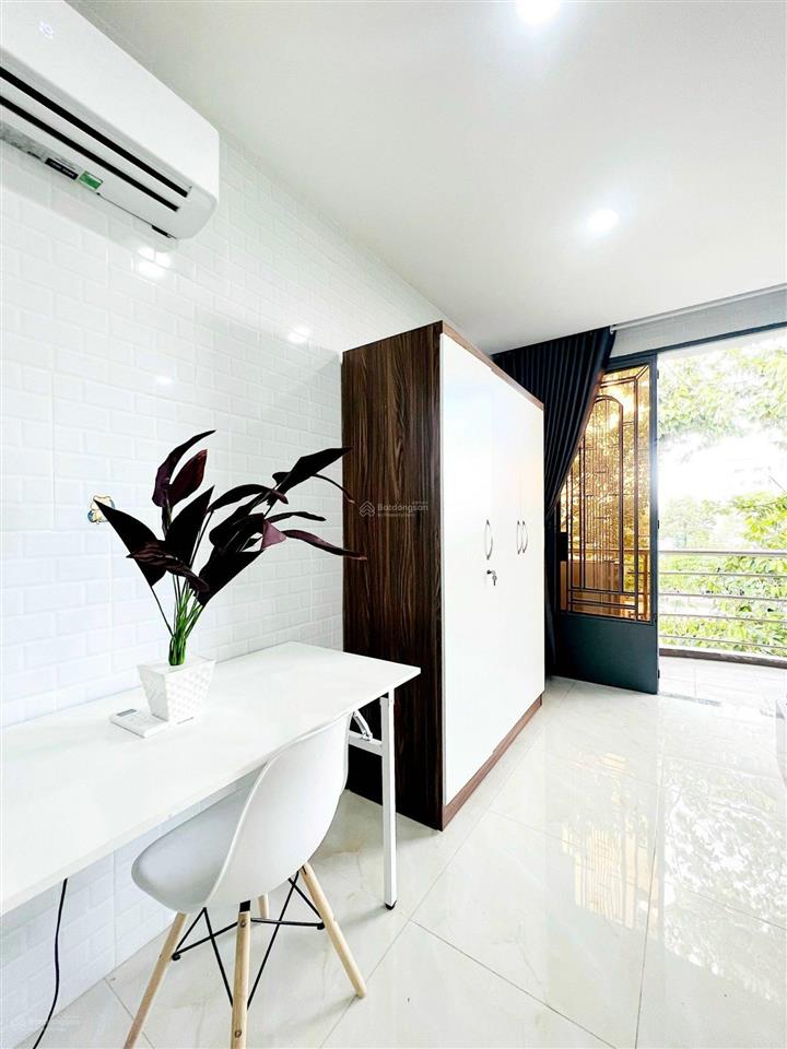 Căn hộ ban công  full nội thất  máy giặt riêng  ngay bờ kè hoàng sa  view bờ sông thoáng mát