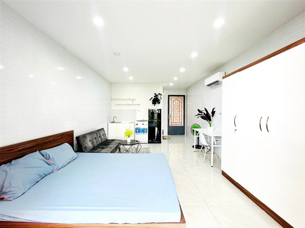 Căn hộ ban công  full nội thất  máy giặt riêng  ngay bờ kè hoàng sa  view bờ sông thoáng mát