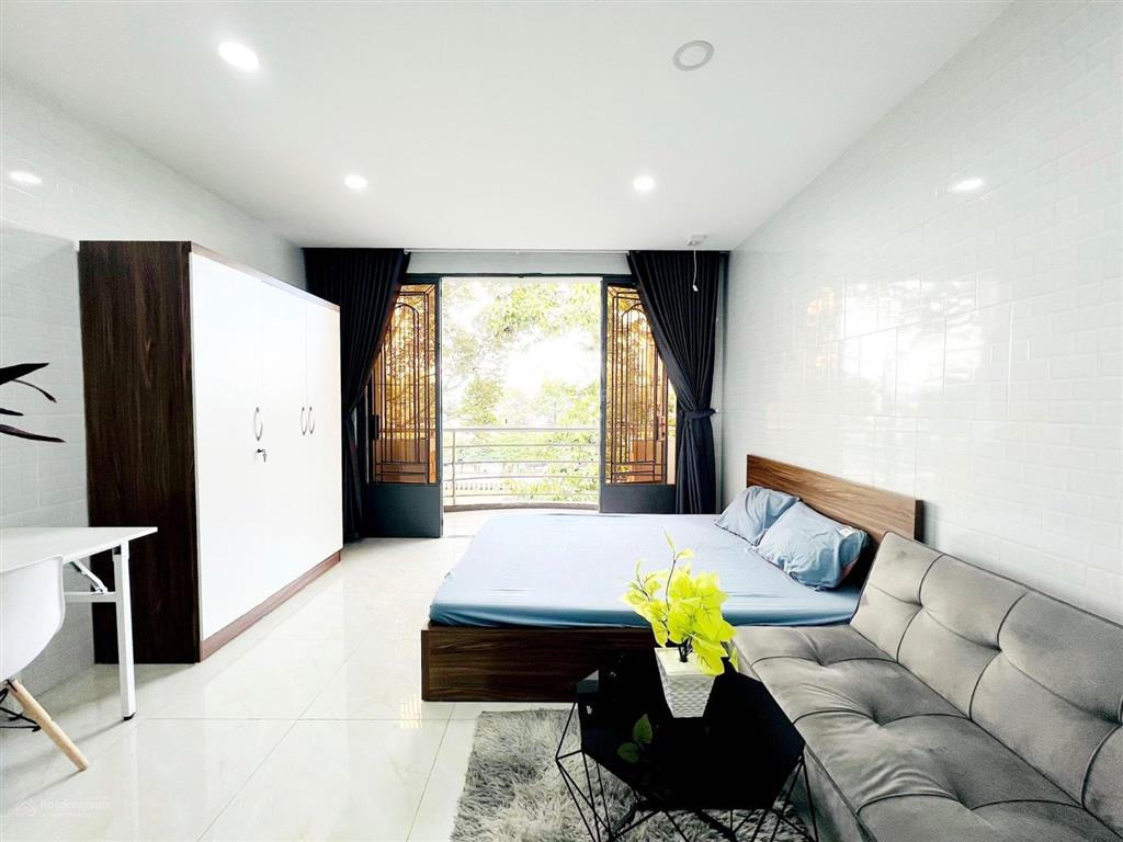 Căn hộ ban công  full nội thất  máy giặt riêng  ngay bờ kè hoàng sa  view bờ sông thoáng mát