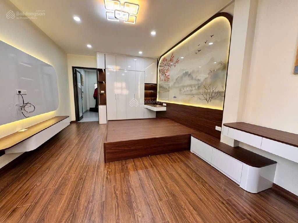 Chính chủ bán nhà hồ tây vị trí cực hiếm trong tầm tiền đi bộ ra hồ 35m2 5 tầng 8.7 tỷ
