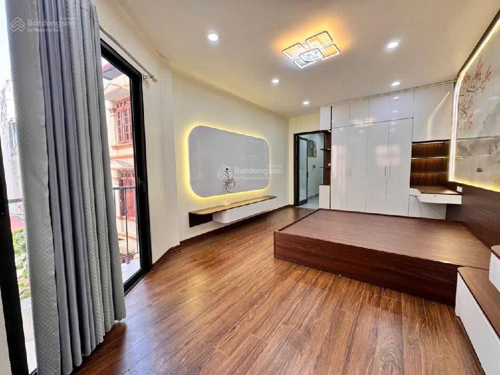 Chính chủ bán nhà hồ tây vị trí cực hiếm trong tầm tiền đi bộ ra hồ 35m2 5 tầng 8.7 tỷ