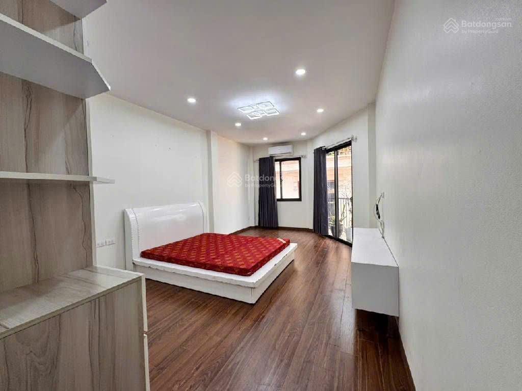 Chính chủ bán nhà hồ tây vị trí cực hiếm trong tầm tiền đi bộ ra hồ 35m2 5 tầng 8.7 tỷ