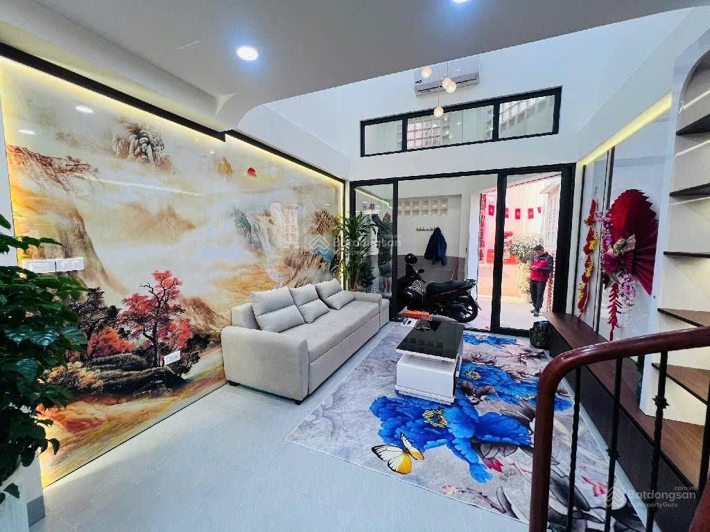Chính chủ bán nhà hồ tây vị trí cực hiếm trong tầm tiền đi bộ ra hồ 35m2 5 tầng 8.7 tỷ