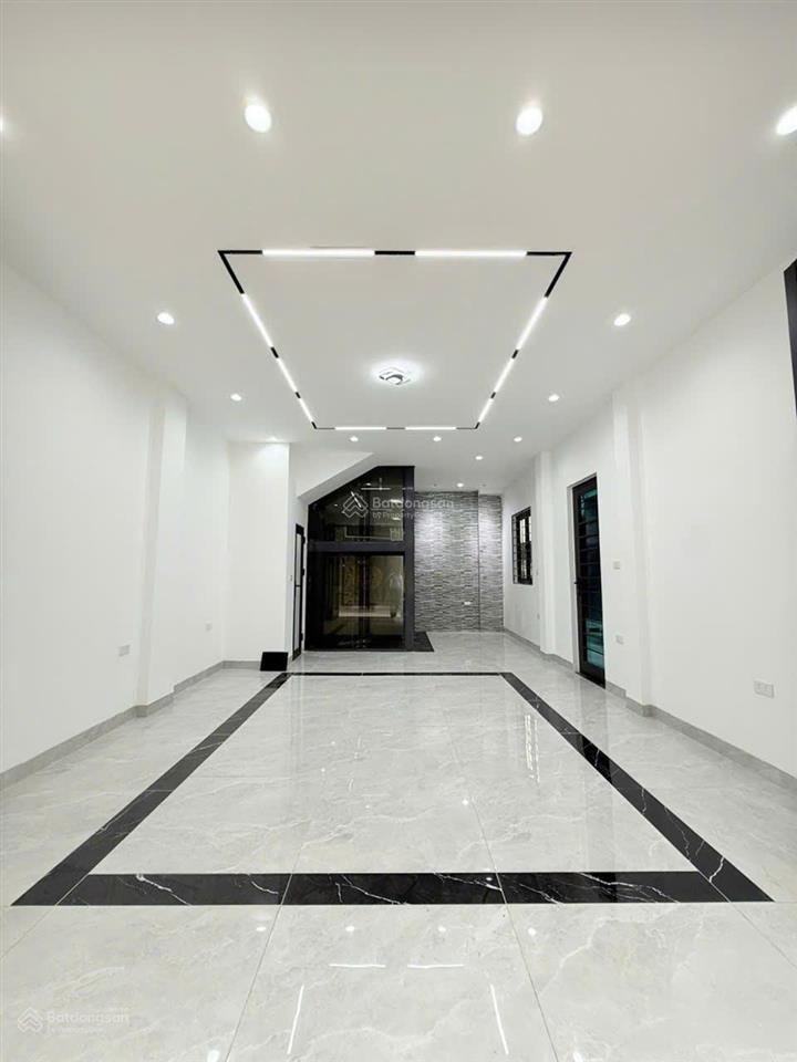 Nhà đẹp 55m², 5 tầng, ô tô đỗ cửa ngày đêm, khu dân trí cao, dòng tiền tốt.