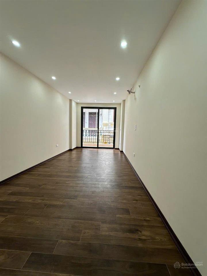 Bán gấp nhà lạc long quân  tây hồ  60m  6 tầng mới tinh  lô góc 3 thoáng  cách hồ tây 200m