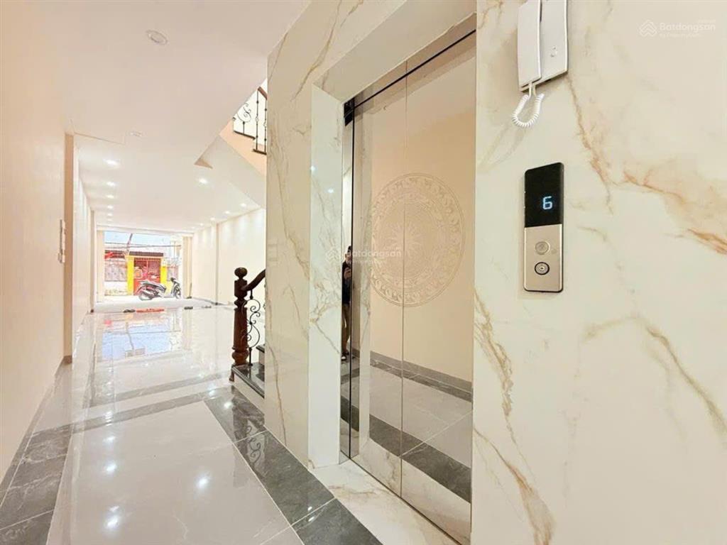 Bán gấp nhà lạc long quân  tây hồ  60m  6 tầng mới tinh  lô góc 3 thoáng  cách hồ tây 200m
