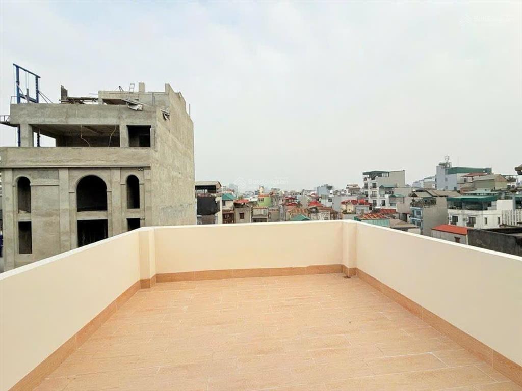 Bán gấp nhà lạc long quân  tây hồ  60m  6 tầng mới tinh  lô góc 3 thoáng  cách hồ tây 200m