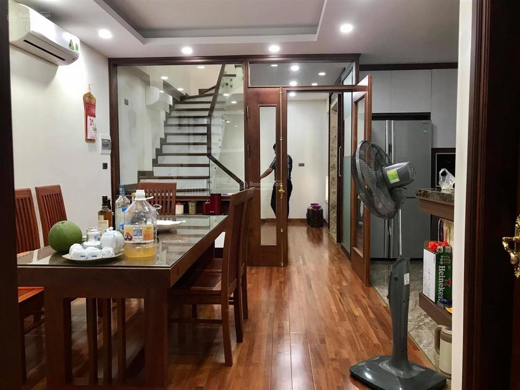 Bán nhà võng thị  tây hồ  70m  5 tầng  4,5m  giá chỉ 16 tỷ  không quy hoạch  cực hiếm