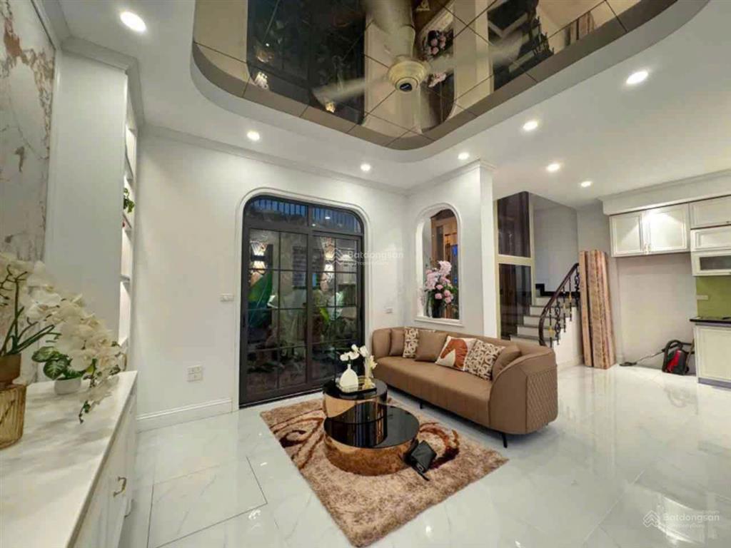 Bán nhà đẹp lạc long quân  tây hồ  72m  giá 15,8 tỷ  full nội thất cao cấp  thoáng trước sau