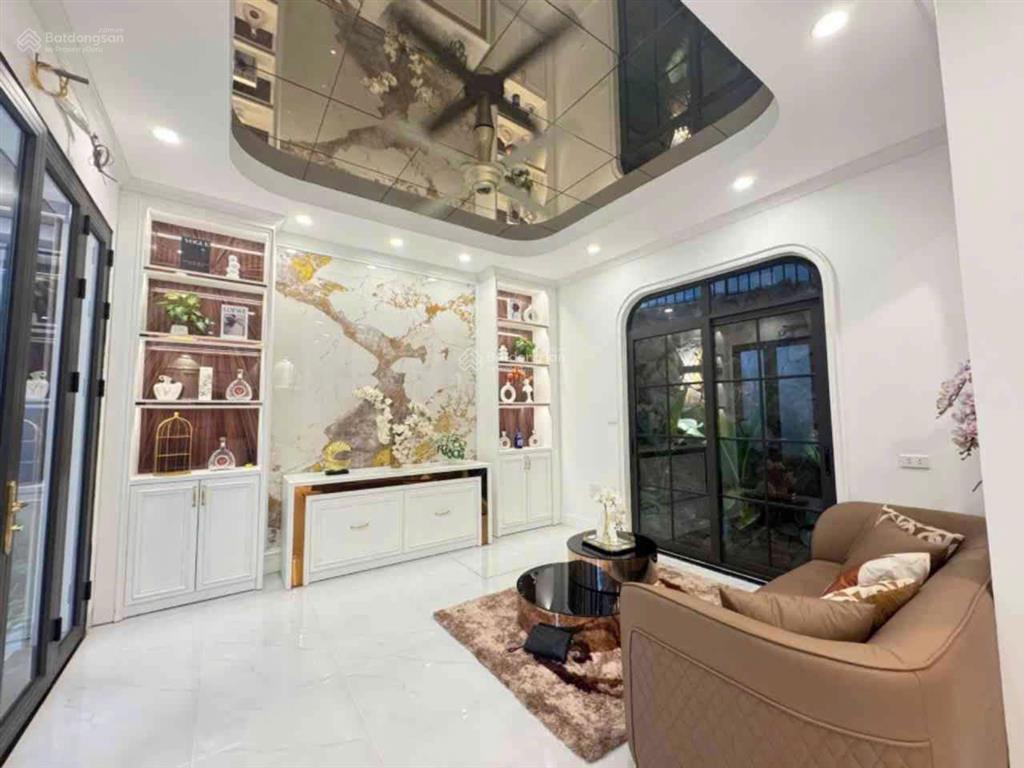 Bán nhà đẹp lạc long quân  tây hồ  72m  giá 15,8 tỷ  full nội thất cao cấp  thoáng trước sau