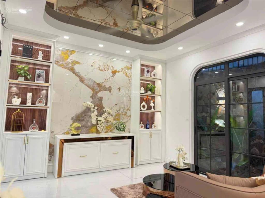 Bán nhà đẹp lạc long quân  tây hồ  72m  giá 15,8 tỷ  full nội thất cao cấp  thoáng trước sau