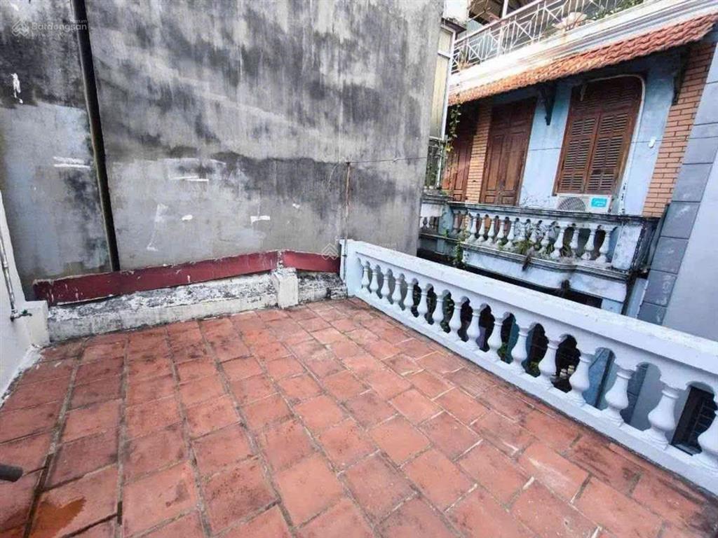 Chính chủ bán đất tặng nhà 3 tầng  48m  thụy khuê, tây hồ  ngõ thông hồ tây  sổ đỏ vuông đẹp