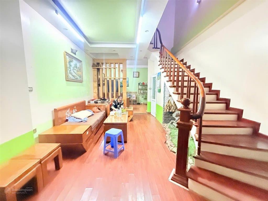 Bán nhà võ chí công tây hồ nhà đẹp 4 tầng ô tô tránh cách 25m ô chờ thang máy
