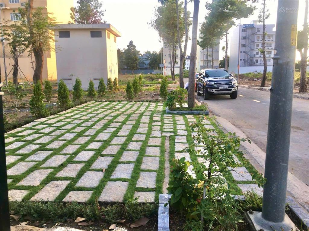 Bán tòa nhà văn phòng đường nguyễn văn kỉnh tml q2. 8x18m 144m2. dt sàn 690m2 hầm 7 tầng. giá 66 tỷ