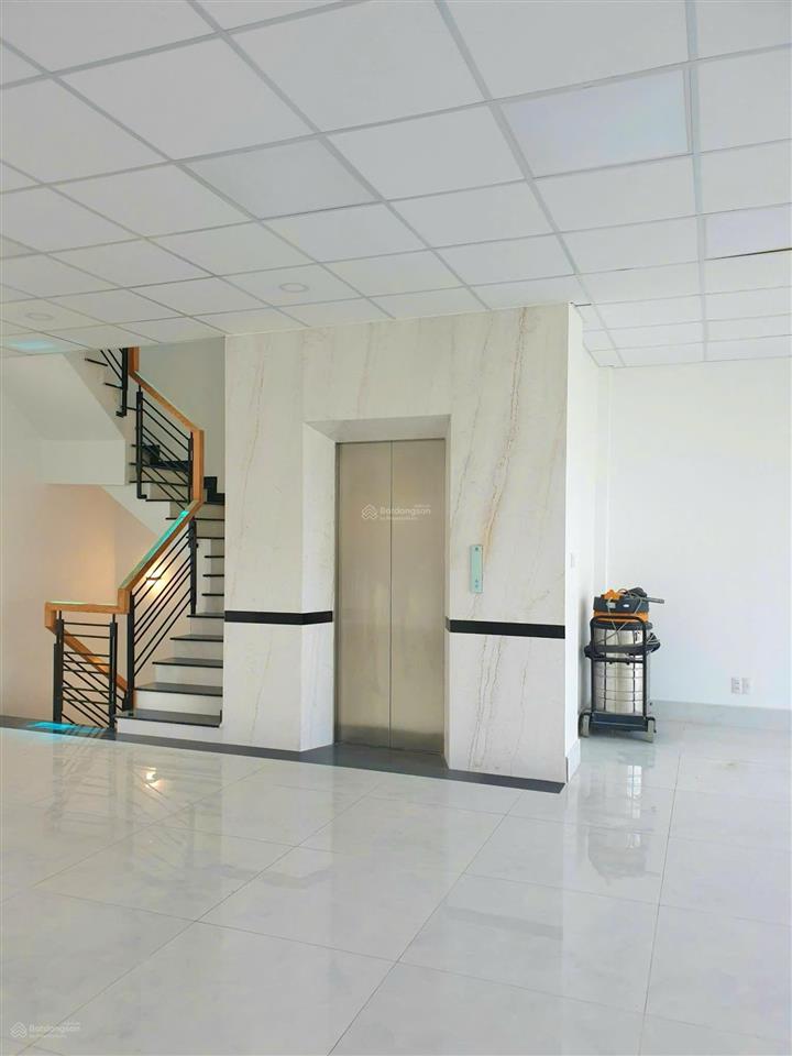 Bán tòa nhà văn phòng đường nguyễn văn kỉnh tml q2. 8x18m 144m2. dt sàn 690m2 hầm 7 tầng. giá 66 tỷ