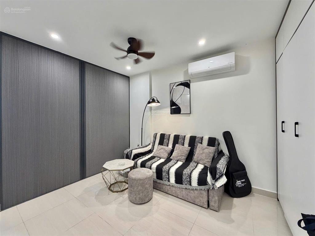 Bán nhanh căn studio origami full nội thất đẹp, diện tích lớn 33m2, giá tốt, 1,75 tỷ
