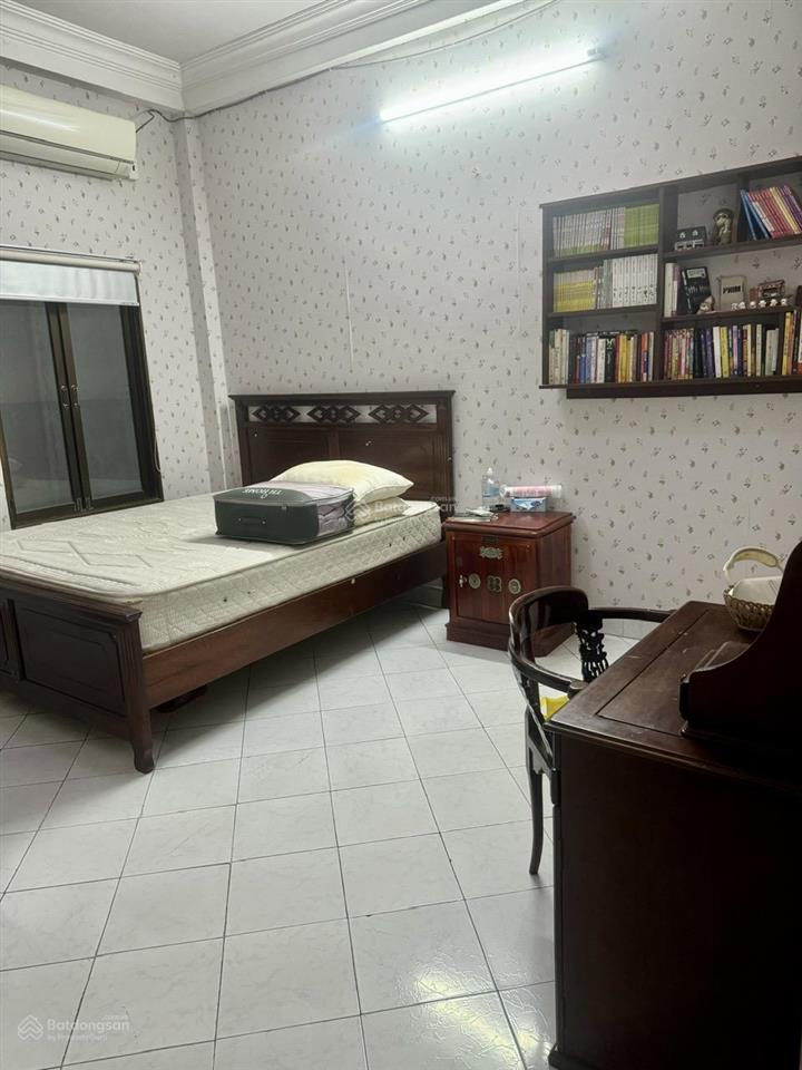 Bán nhà đường cách mạng tháng 8 , quận 3 , tp hcm hẻm 2 ô tô tránh, 81m2 4tầng 19tỷ6