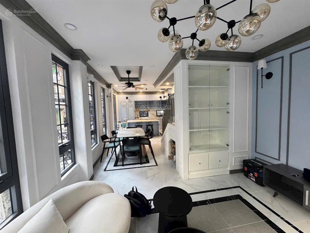 Bán nhà mới 100%, nguyễn cảnh chân q1 (sáp nhập võ văn kiệt) 5 tầng, ngang hiếm 10m giá 16.2tỷ