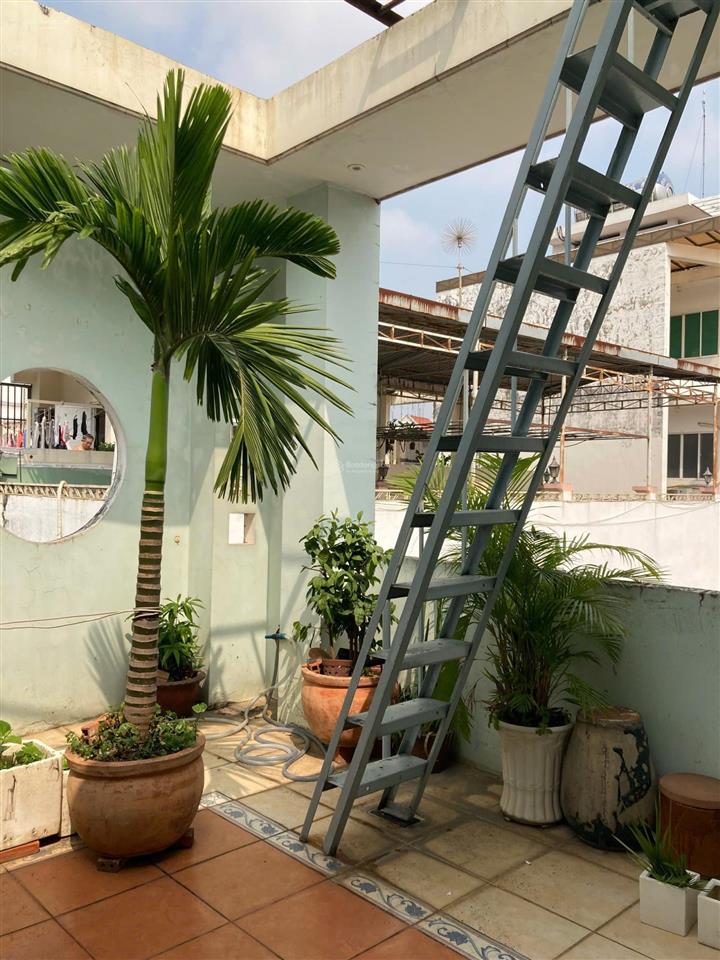 Bán nhà tô hiến thành 73m² 4 tầng chắc chắn hẻm xe hơi thích hợp vừa ở vừa cho thuê, giá 14,6 tỷ