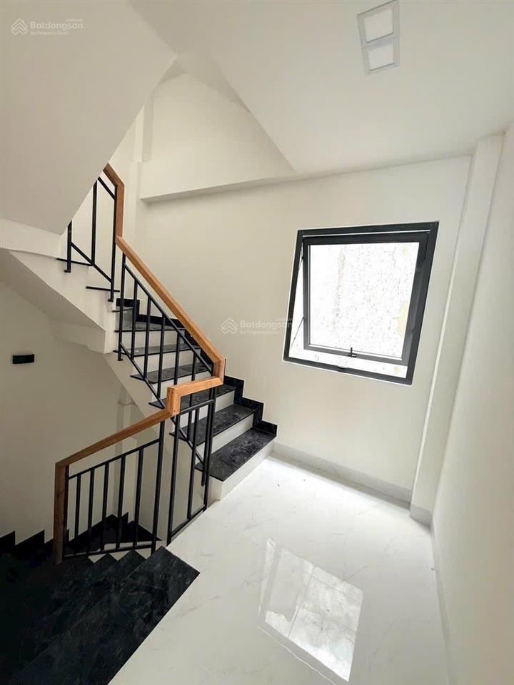 Bán nhà mới xây 100% , thạch thị thanh quận 1 , tp hcm 46.5m2 . trệt 2lầu sân thượng giá 9.5tỷ tl