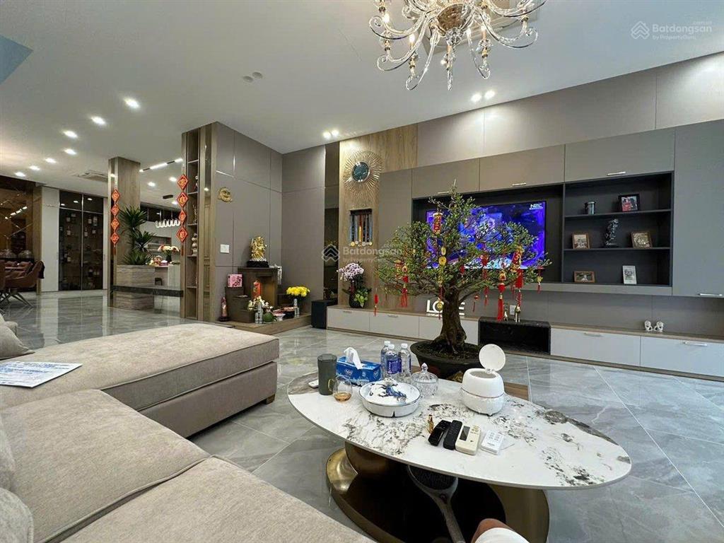 Bán nhà diện tích lớn hẻm ôtô, nguyễn chí thanh quận 5 tp hcm 149,9 m2 4tầng ngang rộng 8m, 45tỷ tl