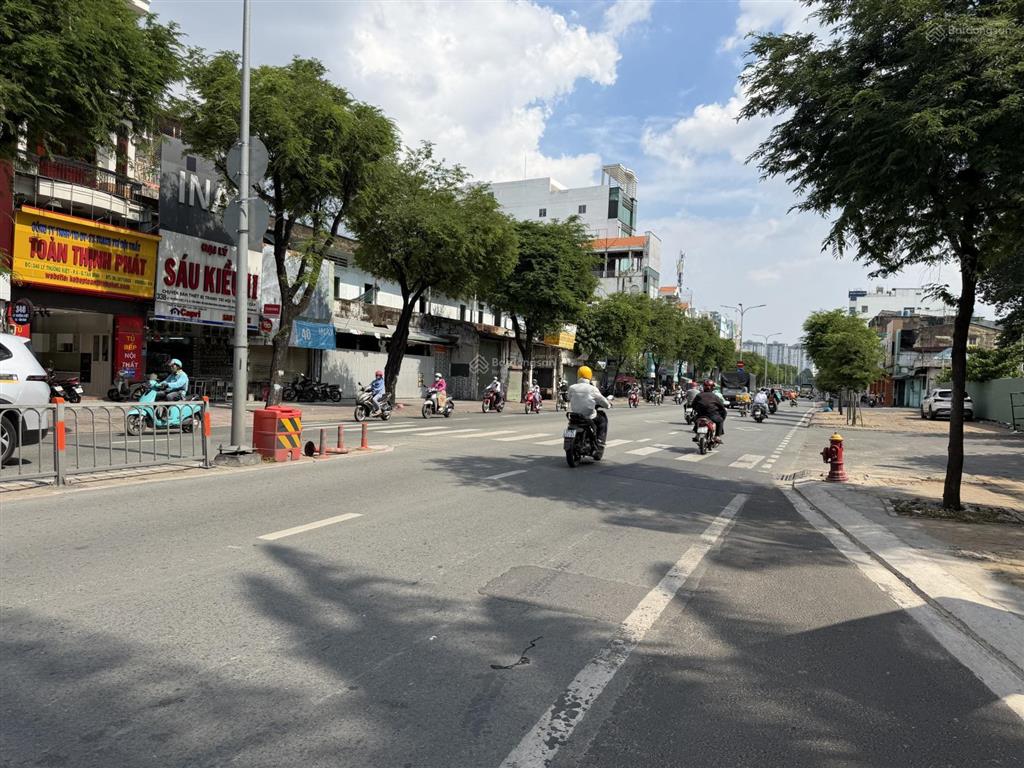 Bán nhà chdv dòng tiền, lý thường kiệt p8 q tân bình 270 m2 ngang khủng 17.5 m 4 tầng chỉ 24 tỷ tl