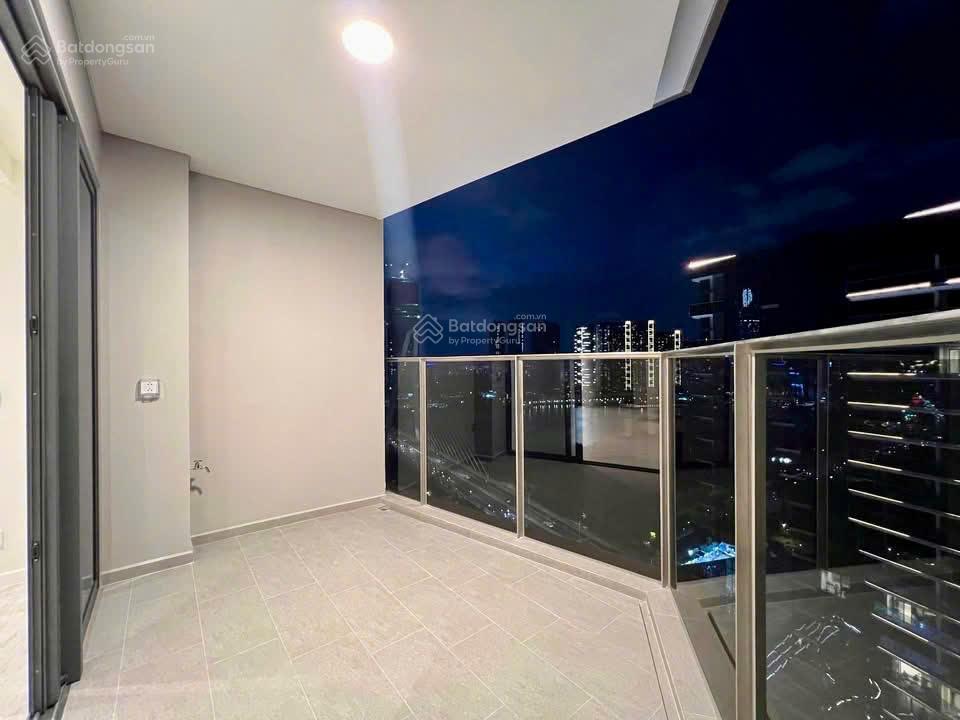 The opera metropole 2pn tầng cao view thoáng nội thất thiết kế sang trong , sáng, mịn đẹp