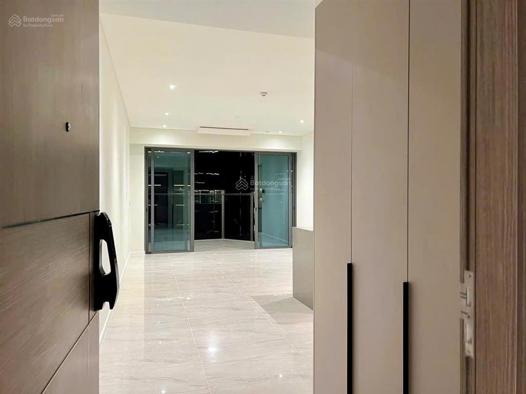 The opera metropole 2pn tầng cao view thoáng nội thất thiết kế sang trong , sáng, mịn đẹp
